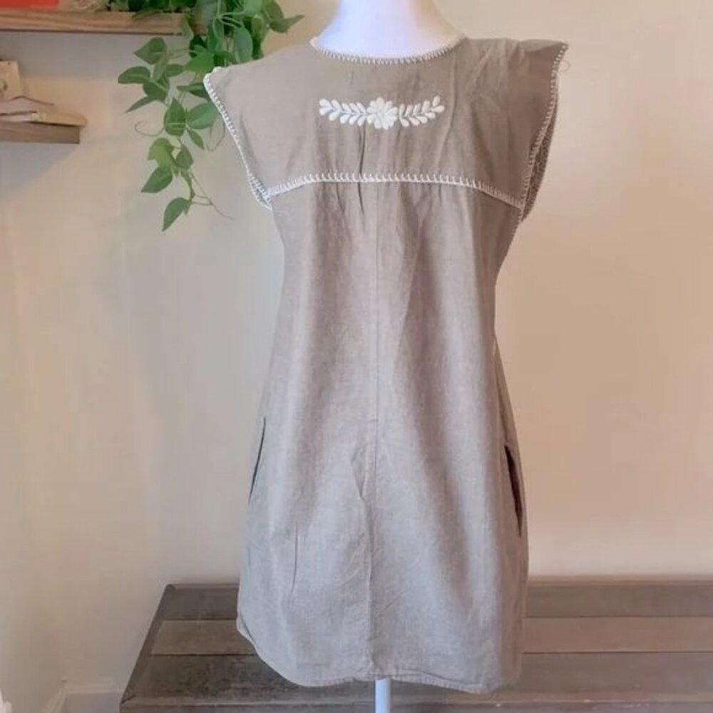 Dress - Picture 2 of 5